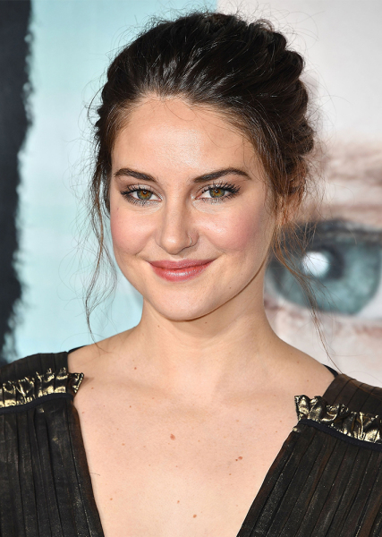 How tall is Shailene Woodley?